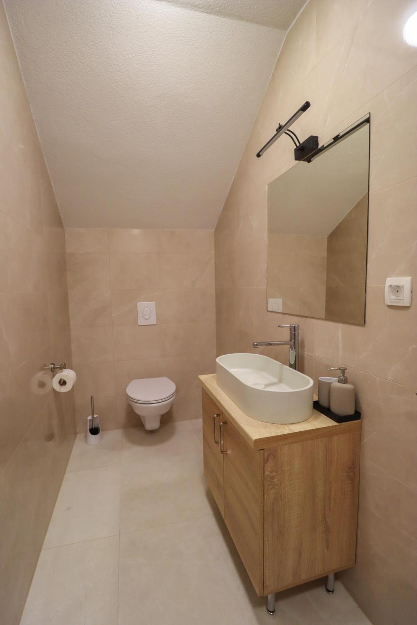 Apartment Tadic And By The Shore Of Rama