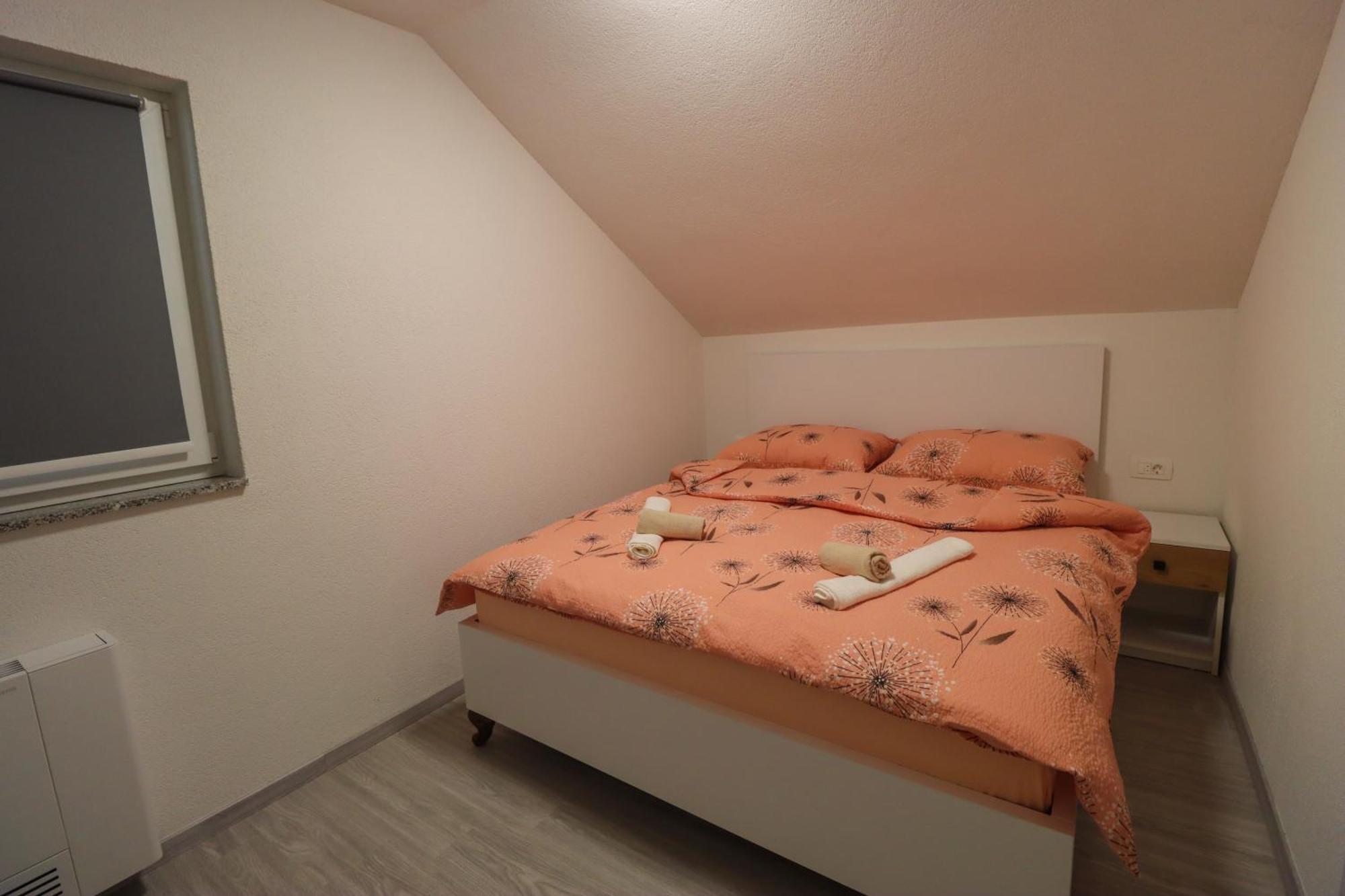 Apartment Tadic And By The Shore Of Rama Prozor