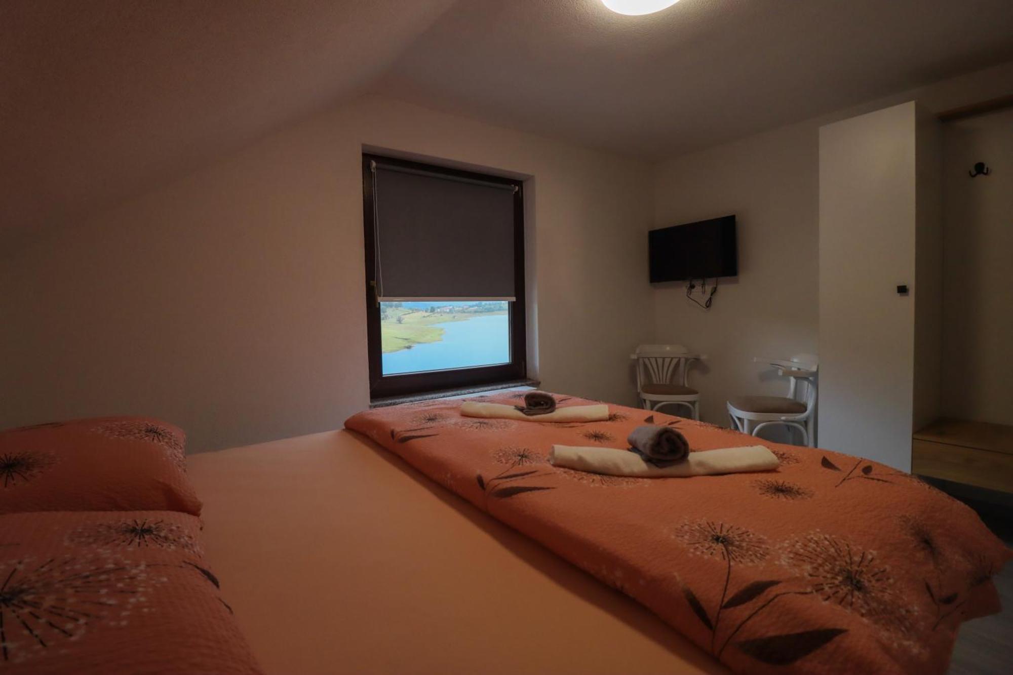 Apartment Tadic And By The Shore Of Rama Prozor
