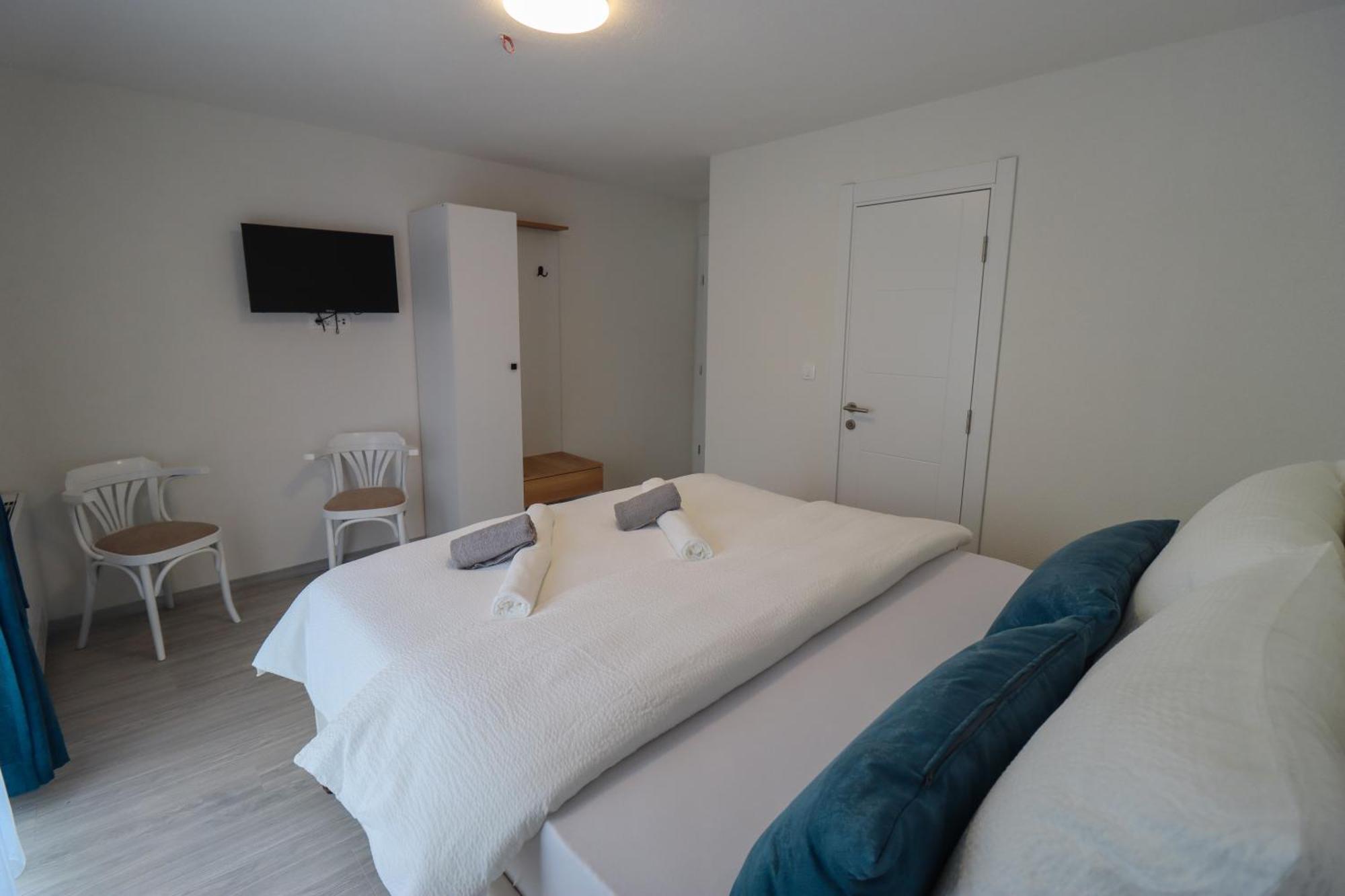 Apartment Tadic And By The Shore Of Rama Prozor
