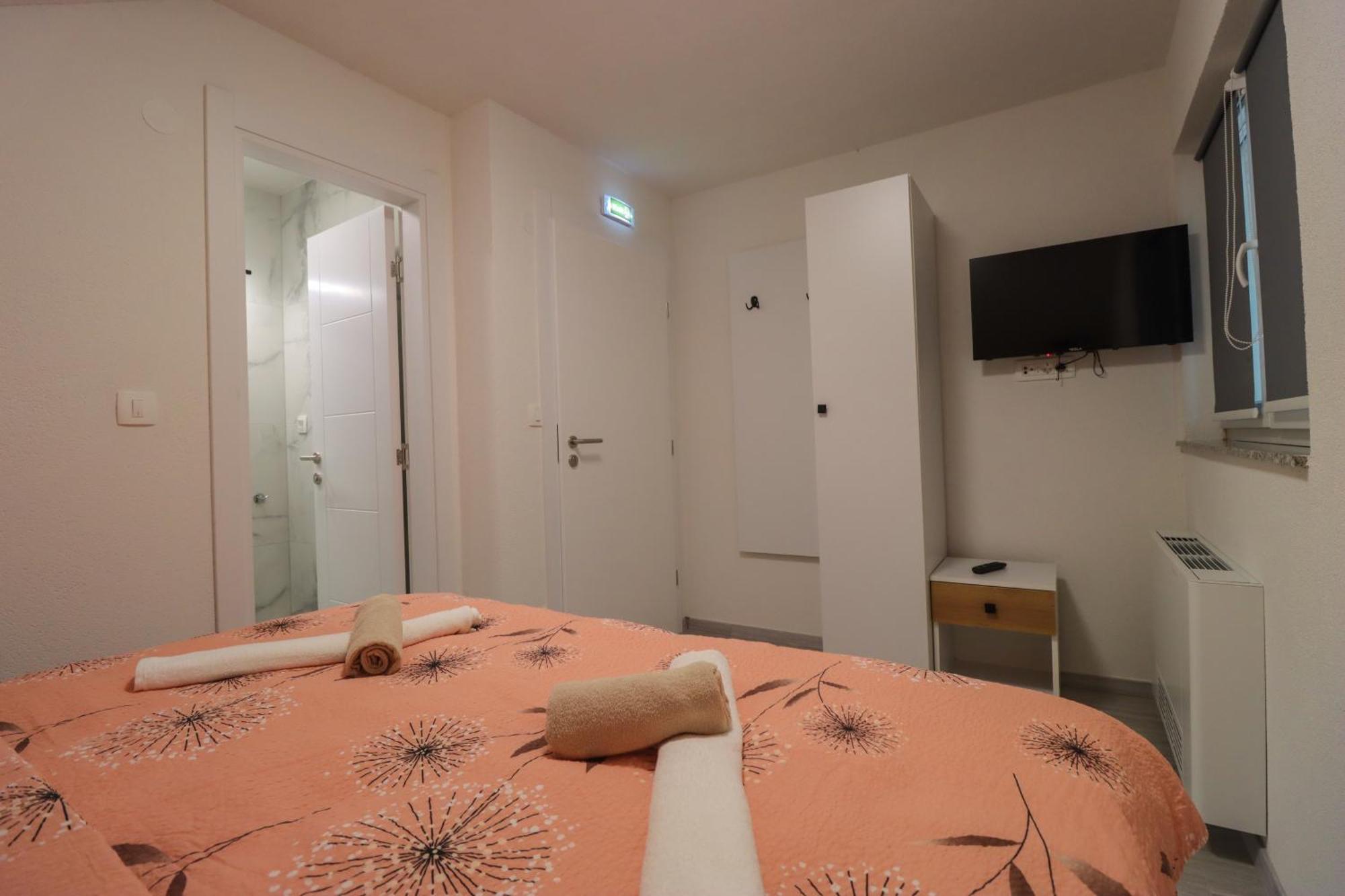 Apartment Tadic And By The Shore Of Rama